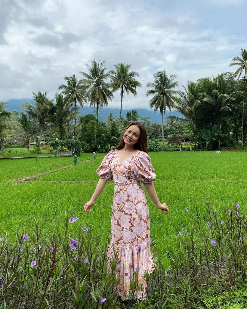 Inspirasi mix and match outfit Rossa © Instagram Inspirasi mix and match outfit Rossa © Instagram