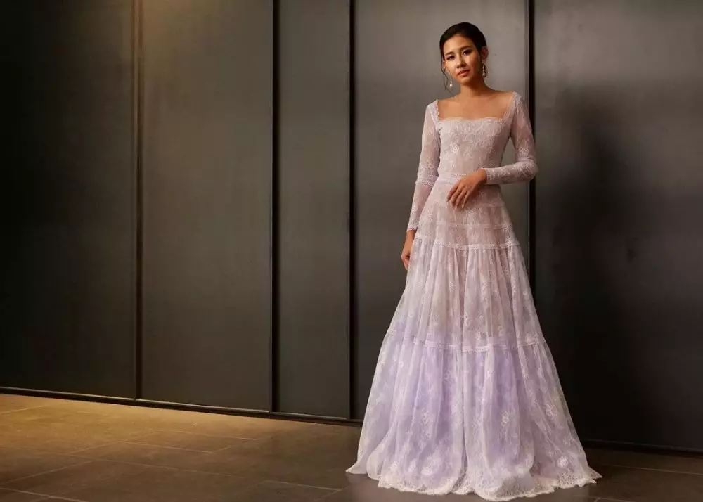 gaya seleb cantik di ajang bergengsi dunia © 2021 brilio.net