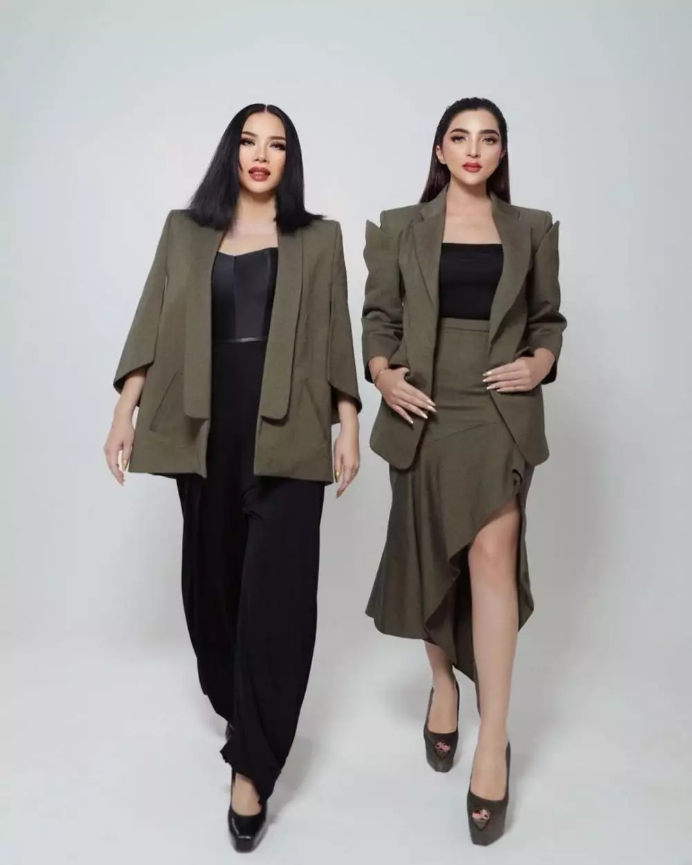 potret Titi DJ dan Ashanty bak Superwoman Instagram © 2021 brilio.net potret Titi DJ dan Ashanty bak Superwoman Instagram © 2021 brilio.net