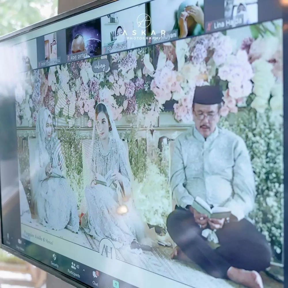 Momen khidmad pengajian Ashilla Zee eks Blink jelang pernikahan Instagram © 2021 brilio.net Momen khidmad pengajian Ashilla Zee eks Blink jelang pernikahan Instagram © 2021 brilio.net