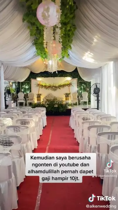 Kisah mantan guru honorer gaji Rp 250 ribu sebulan © 2021 TikTok