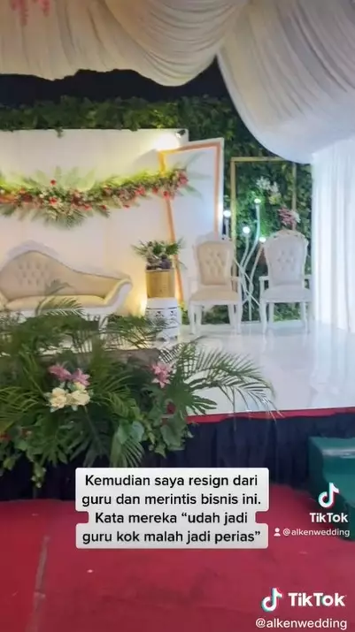 Kisah mantan guru honorer gaji Rp 250 ribu sebulan © 2021 TikTok