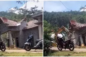 Istri selingkuh, warga Trenggalek ini robohkan rumah pakai ekskavator