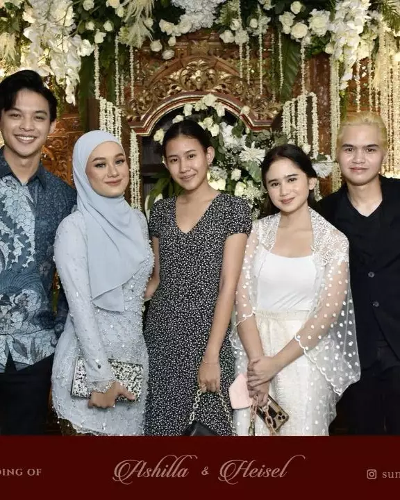 warganet salah fokus gaya shenina cinnamon saat kondangan © instagram