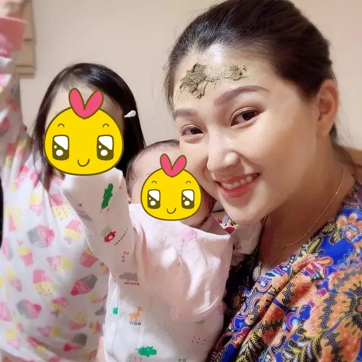 seleb pakai pilis usai melahirkan © berbagai sumber