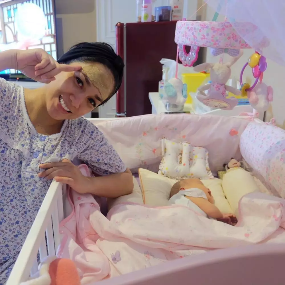 seleb pakai pilis usai melahirkan © berbagai sumber