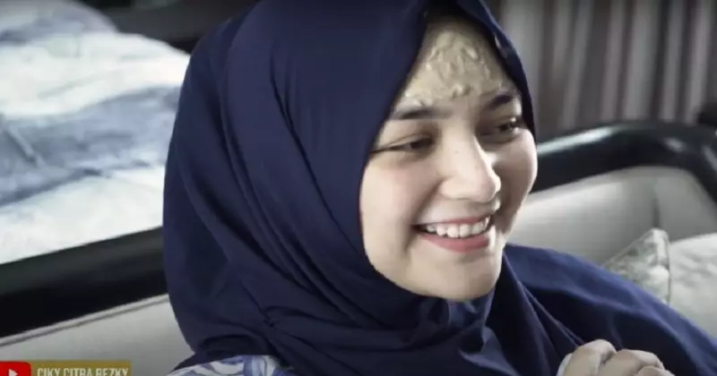 seleb pakai pilis usai melahirkan © berbagai sumber