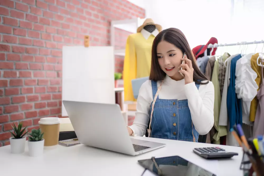 langkah mahasiswa bisnis online  © 2021 berbagai sumber