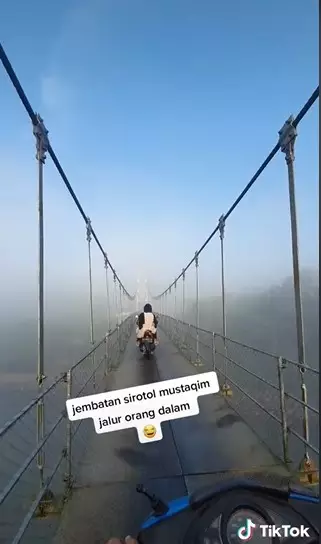 Potret jembatan viral di Magelang © TikTok