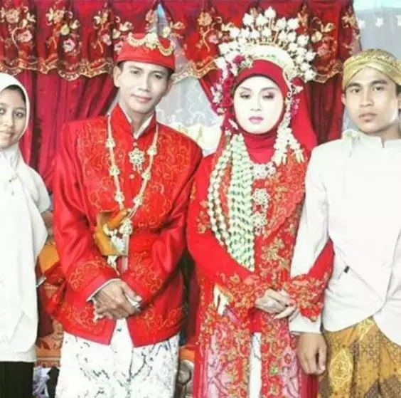 momen mengharukan pas nikah jadi lucu abis © 2021 berbagai sumber