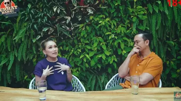 alasan Ayu Ting Ting belum pertemukan sang anak dengan Enji © berbagai sumber alasan Ayu Ting Ting belum pertemukan sang anak dengan Enji © berbagai sumber