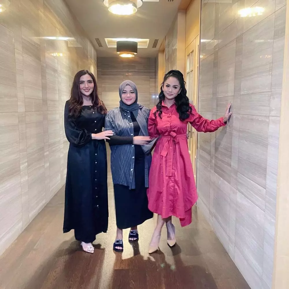 Momen dinner keluarga Hermansyah & Lemos © berbagai sumber