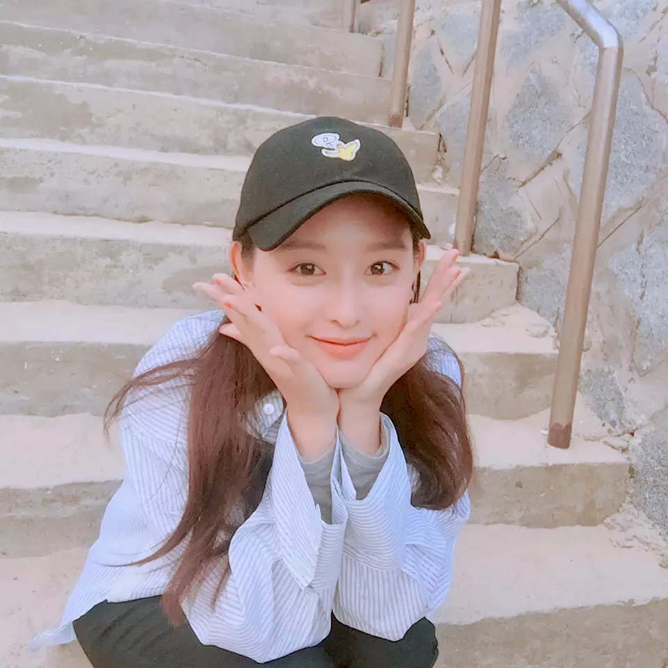 Perjalanan karier Kim Ji-won © Instagram Perjalanan karier Kim Ji-won © Instagram