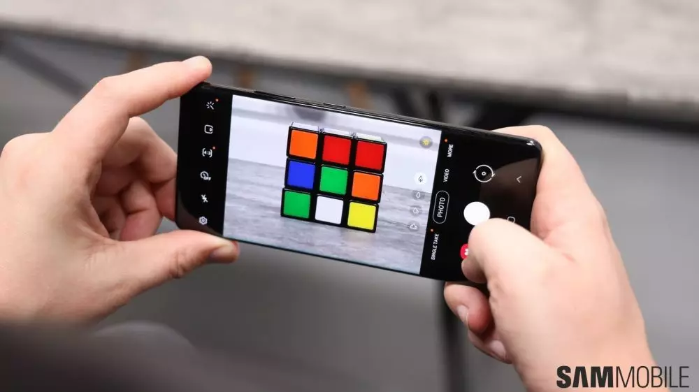 Fitur keren One UI 4 Samsung Galaxy © 2021 brilio.net Fitur keren One UI 4 Samsung Galaxy © 2021 brilio.net