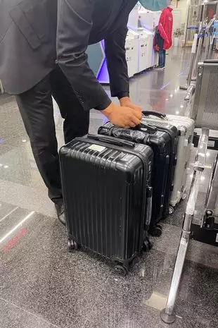 jutawan ini minta semua uangnya ditarik Berbagai sumber