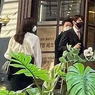 Yoo Yeon-seok kondangan bareng Shin Hyun-bin © Instagram Yoo Yeon-seok kondangan bareng Shin Hyun-bin © Instagram