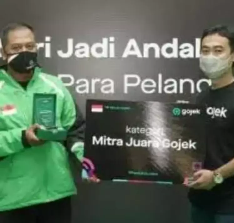 sopir ojol bertahan hidup di kala pandemi Covid-19 © berbagai sumber