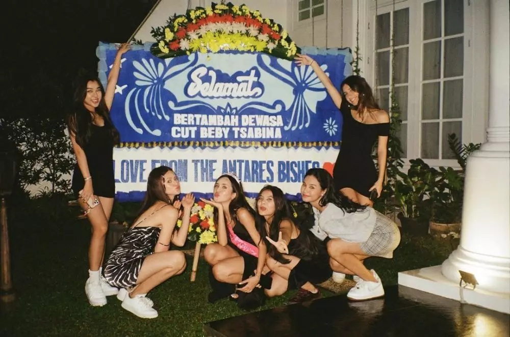 Beby Tsabina © 2021 Instagram