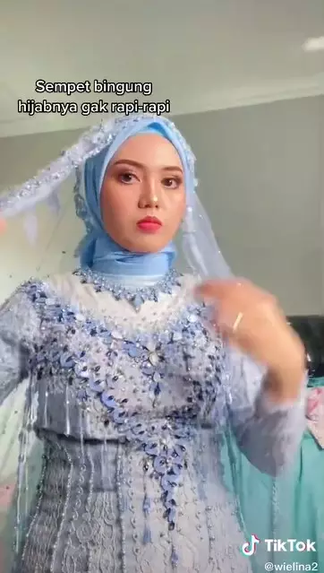 Gelar resepsi pernikahan tanpa MUA © 2021 TikTok Gelar resepsi pernikahan tanpa MUA © 2021 TikTok