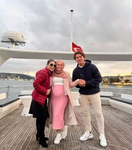  Momen pertemuan Lesti dan Rizky Billar dengan Siti KDI © berbagai sumber