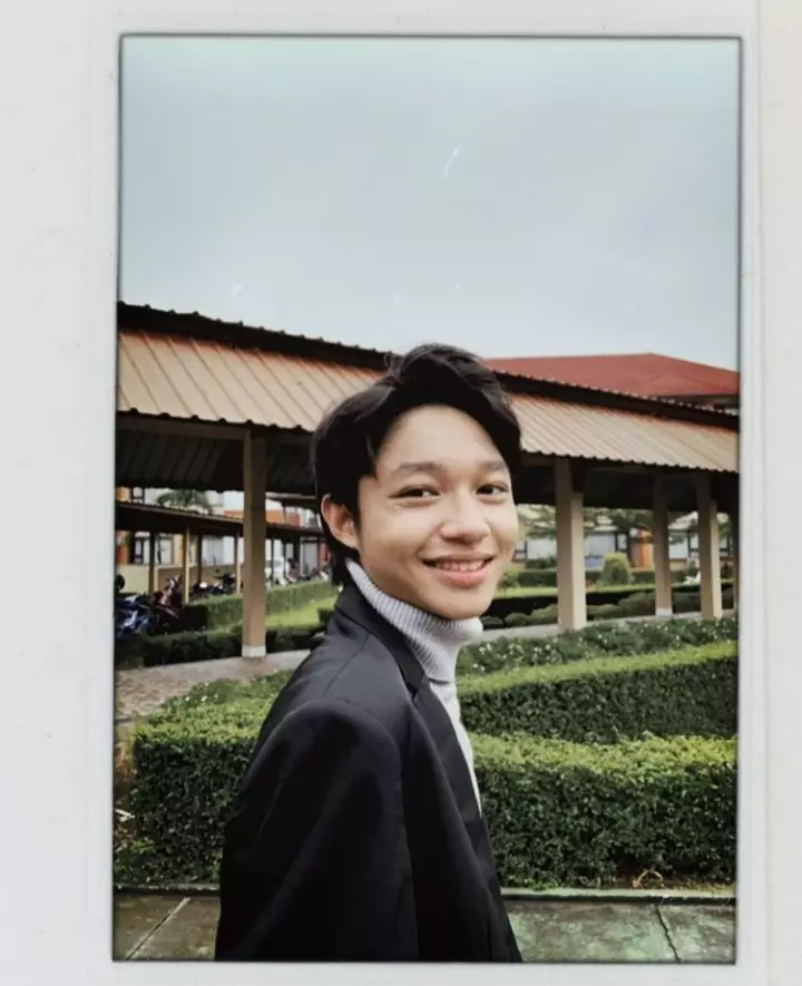 Potret Keisha Alvaro kenakan turtle neck & setelan hitam Instagram/@keisha.alvaro