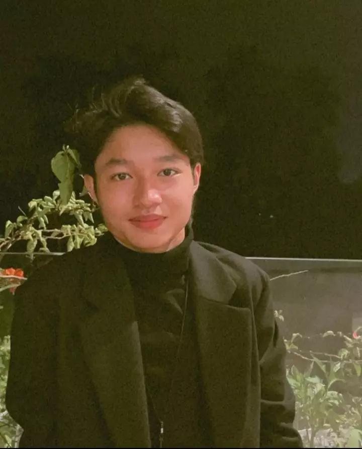 Potret Keisha Alvaro kenakan turtle neck & setelan hitam Instagram/@keisha.alvaro