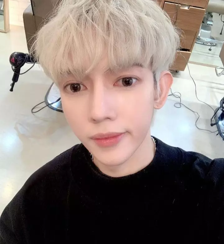 Penyanyi Indonesia berhasil debut di luar negeri Berbagai sumber 