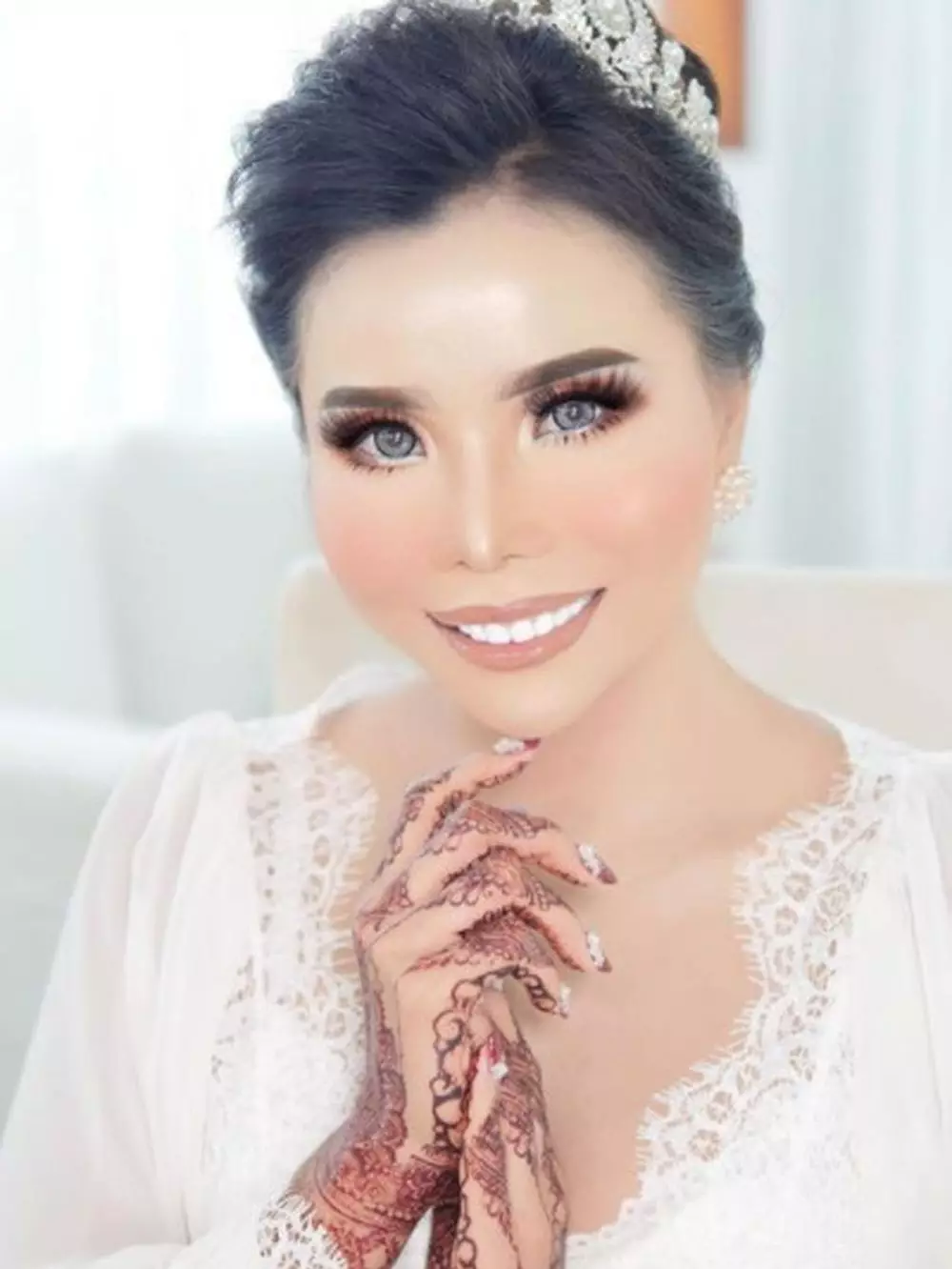 Momen pernikahan Eva Belisima mantan istri Kiwil © Instagram/@evabelisima_ Momen pernikahan Eva Belisima mantan istri Kiwil © Instagram/@evabelisima_