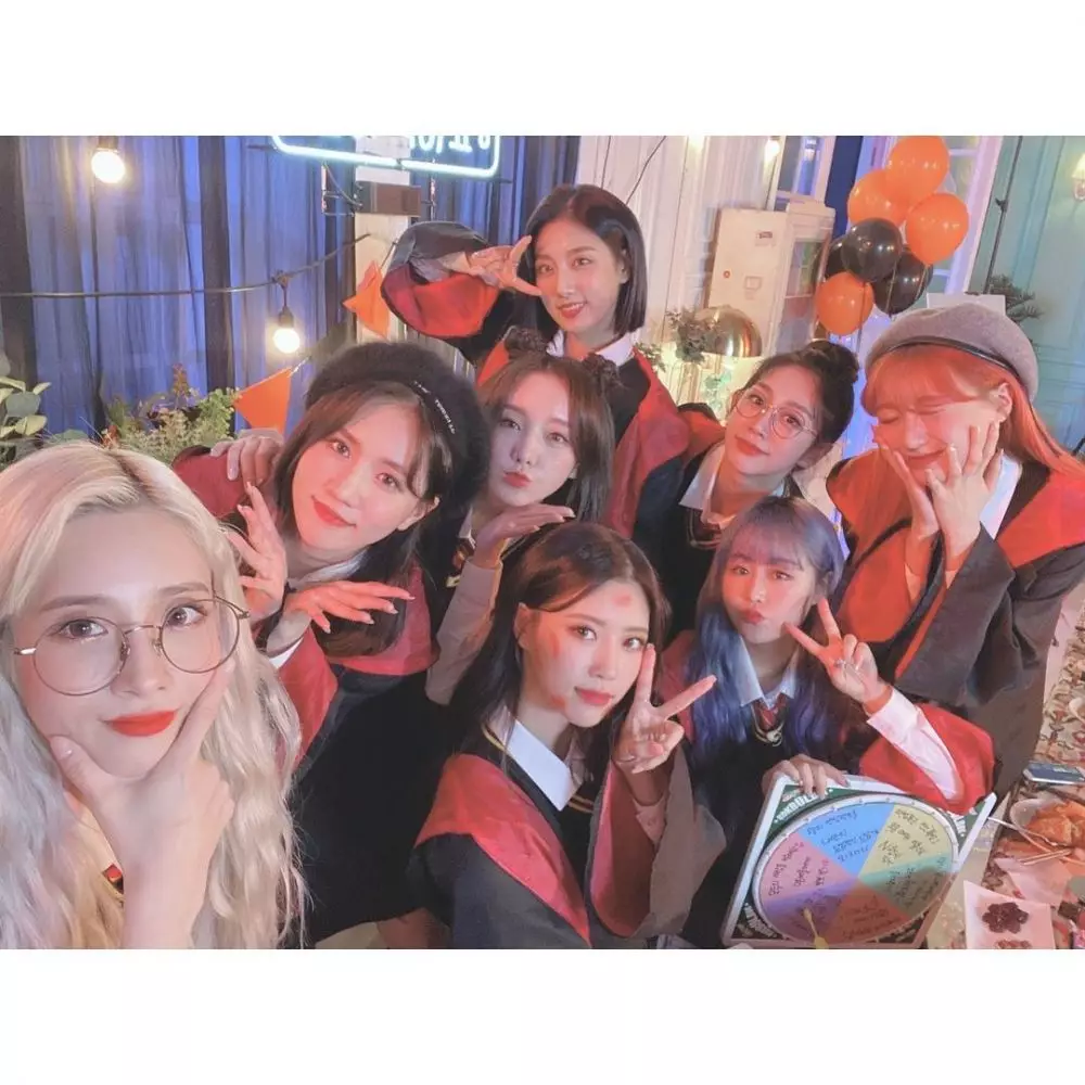 Perjalanan karier Lovelyz © Instagram Perjalanan karier Lovelyz © Instagram