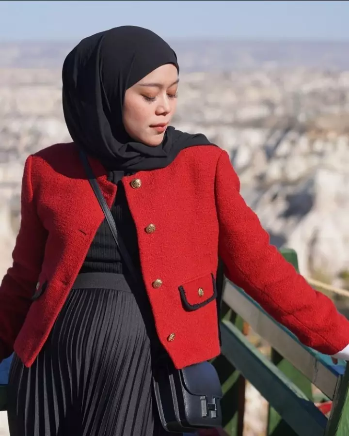 Gaya baby bump Lesty Kejora di Turki Berbagai sumber 