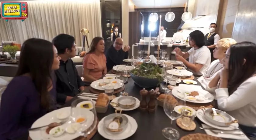 Momen ultah pernikahan ke-3 Maia dan Irwan © YouTube