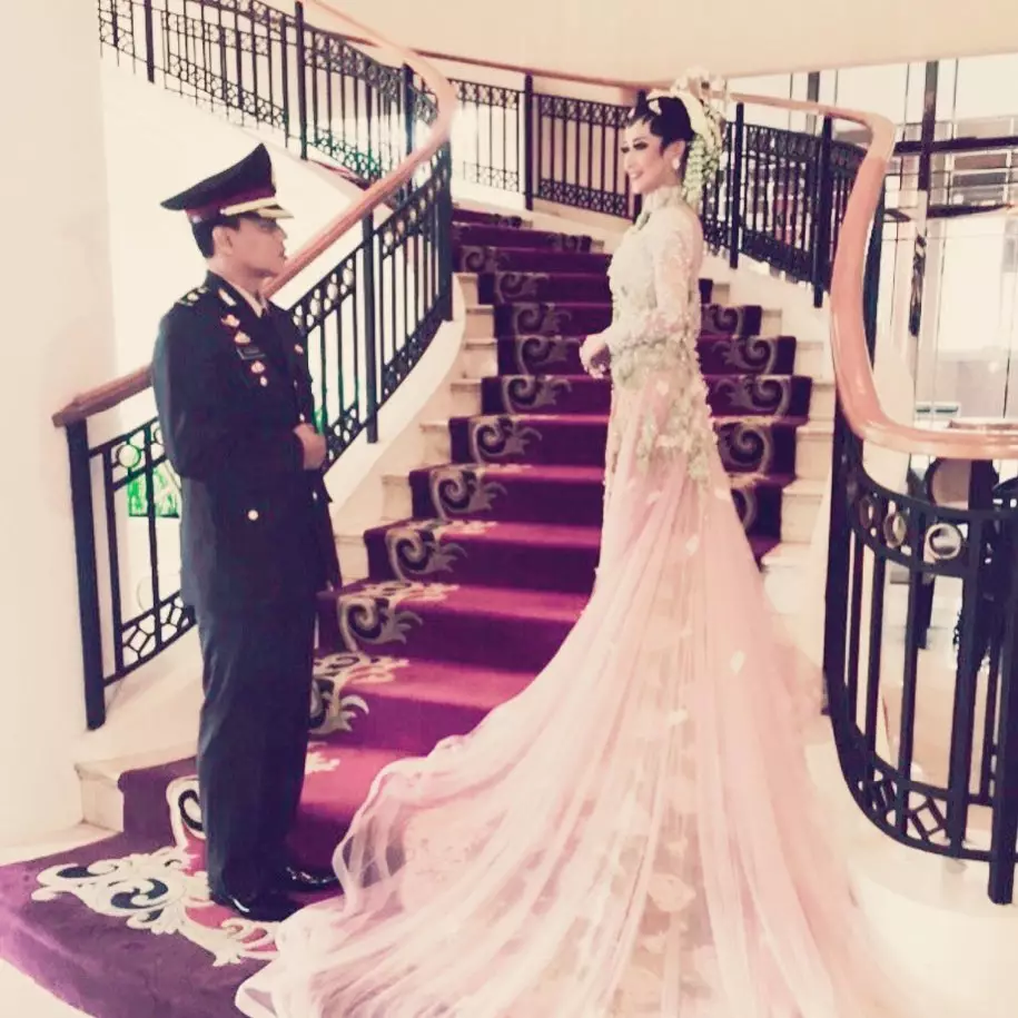 Pernikahan Seleb dan Perwira TNI Polri © 2021 brilio.net