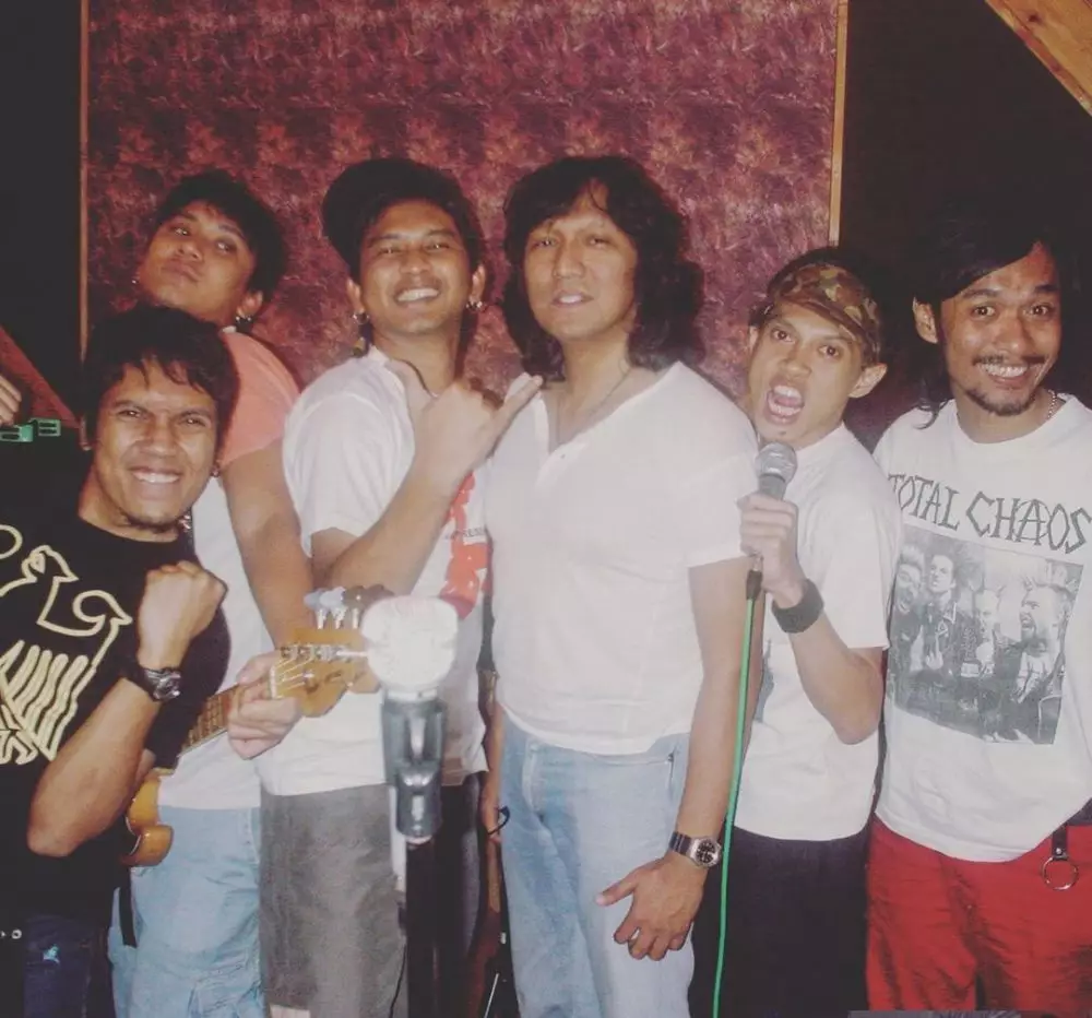 Potret lawas clubeighties Instagram Potret lawas clubeighties Instagram