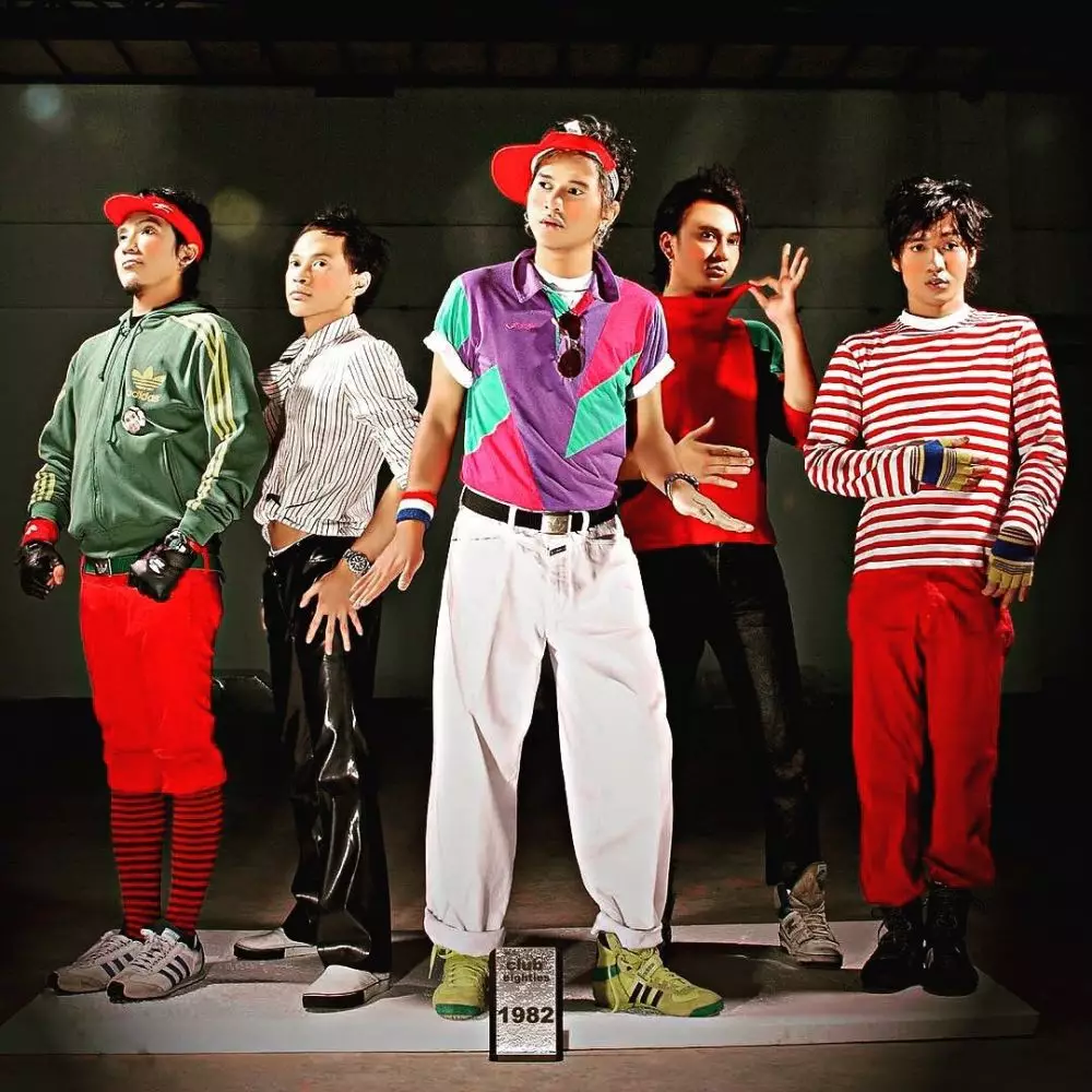 Potret lawas clubeighties Instagram Potret lawas clubeighties Instagram