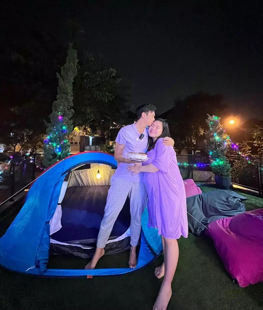 kejutan ultah felicya kemah romantis © 2021 Instagram