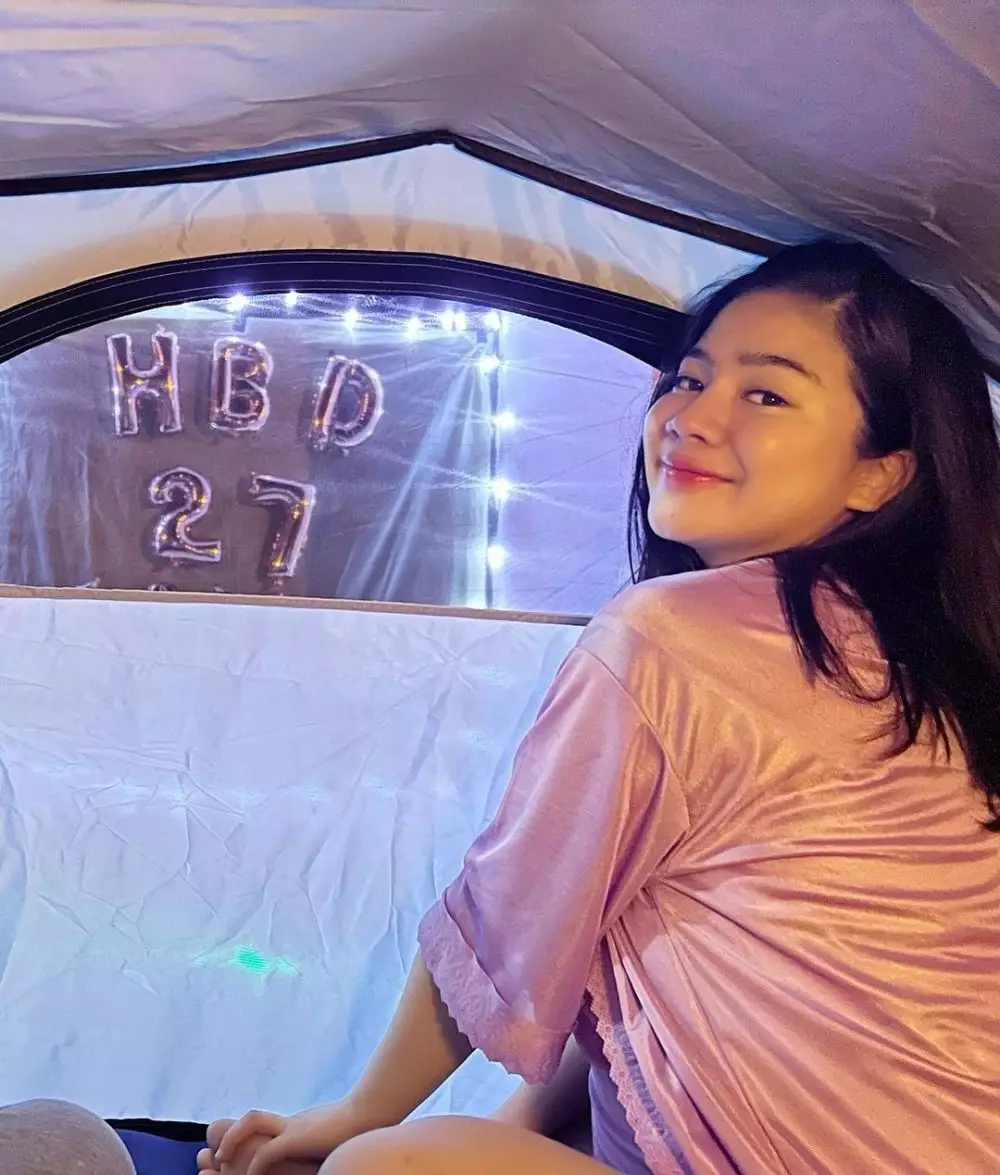 kejutan ultah felicya kemah romantis © 2021 Instagram