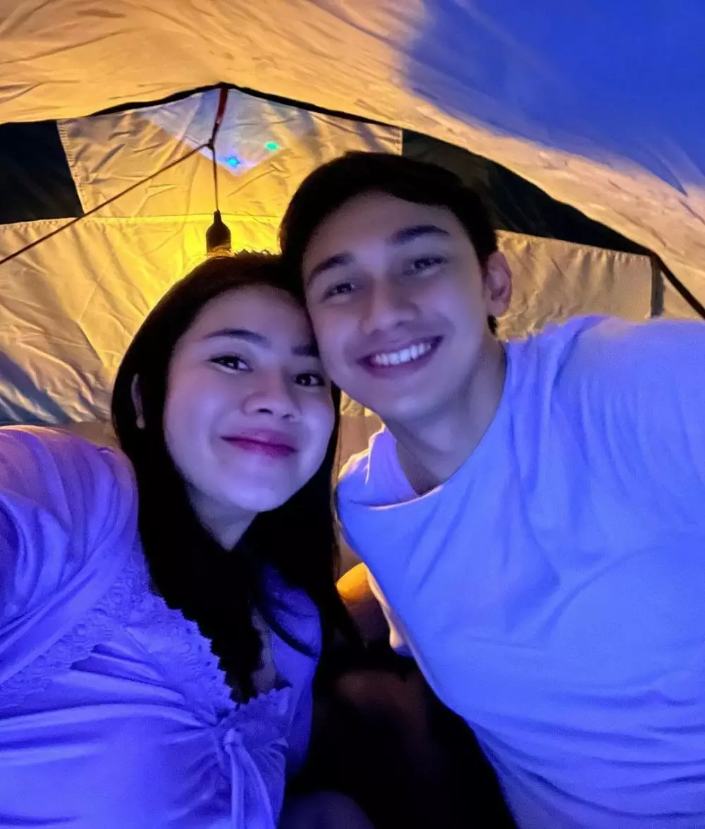 kejutan ultah felicya kemah romantis © 2021 Instagram