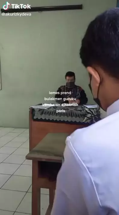 guru mirip Hotman Paris © 2021 TikTok