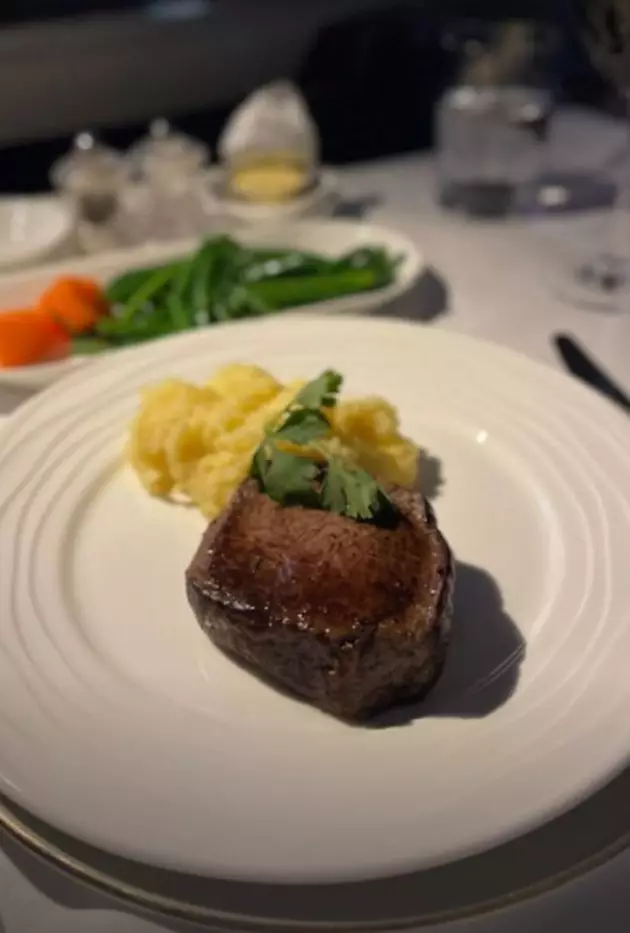 potret mewah private jet syahrini © instagram