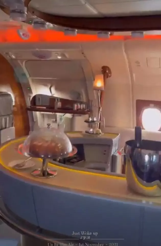 potret mewah private jet syahrini © instagram