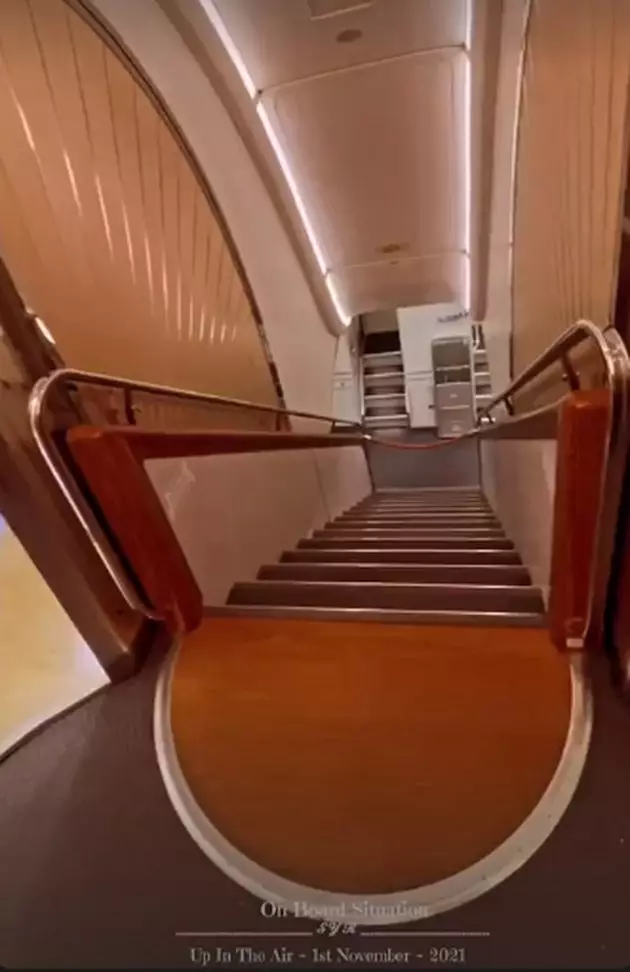 potret mewah private jet syahrini © instagram