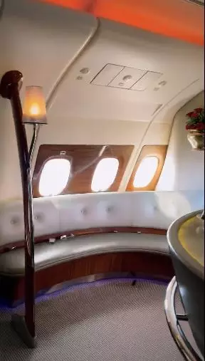 potret mewah private jet syahrini © instagram