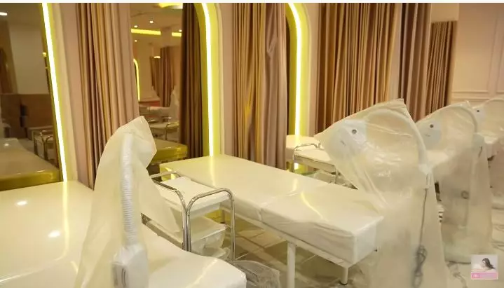 penampakan klinik kecantikan felicya angelista © YouTube