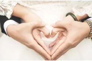 Salah pilih dekorasi, pelaminan dua sejoli ini malah mirip akuarium