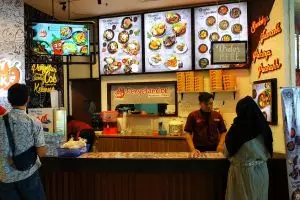 Intip 5 tips tingkatkan level makanan kaki lima ala Penyetan Cok