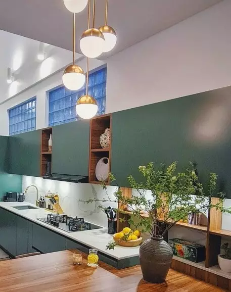 Cara Raisa menata dapur rumah Berbagai sumber 