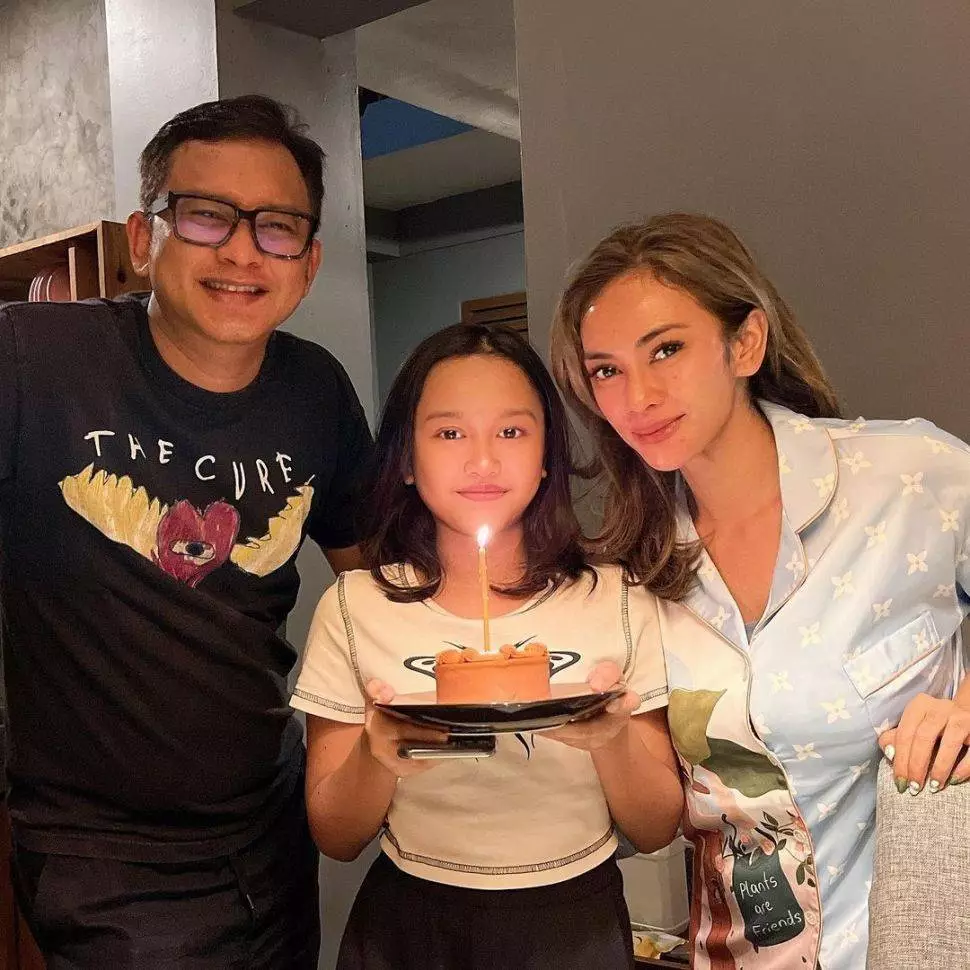 seleb rayakan ultah anak bareng mantan suami © berbagai sumber