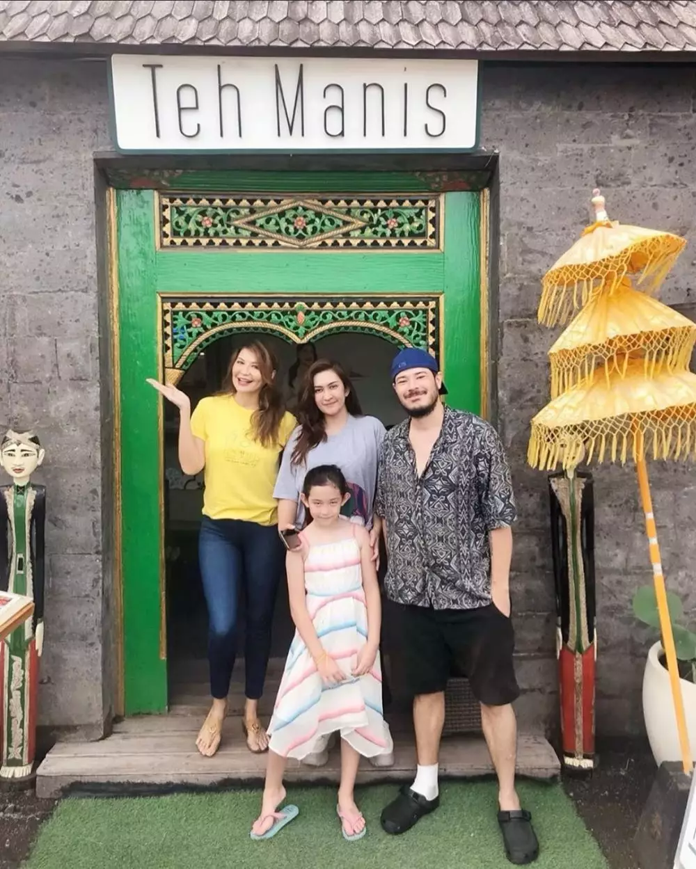 seleb rayakan ultah anak bareng mantan suami © berbagai sumber