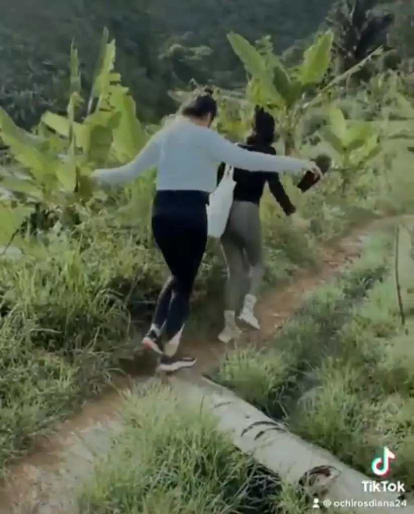 Liburan pemain sinetron Buku Harian Seorang Istri Instagram