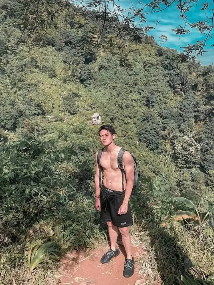 Liburan pemain sinetron Buku Harian Seorang Istri Instagram